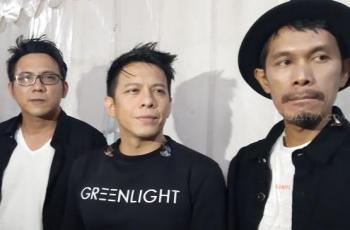 Diguyur Hujan Deras saat Manggung, Ariel NOAH Takut Kepleset