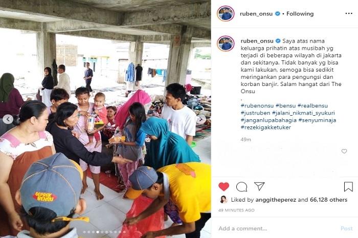 Ruben Onsu memberikan bantuan kepada korban banjir (Instagram @ruben_onsu)