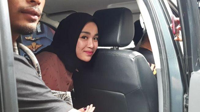 Medina Zein di Polda Metro Jaya. (MataMata.com/Herwanto)