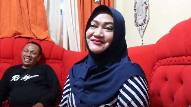 Mantan istri Sule, LIna (YouTube/Putri Delina)