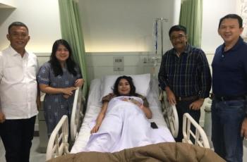 Ahok Pamer Gendong Bayi Yosafat, Artis: Selamat Kokoh...