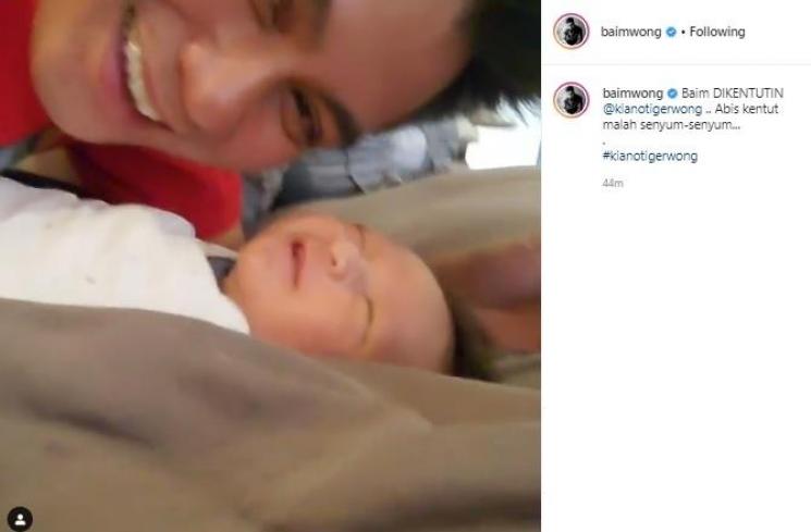 Baim Wong momong Kiano Tiger Wong. (Instagram/@baimwong)
