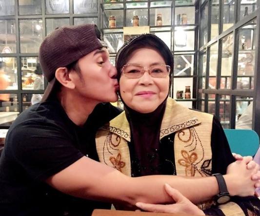 Vino G Bastian dan Mendiang Ibunda (Instagram/@vinogbastian__)
