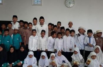 Ziarah ke Makam Lina Jubaedah, Begini Momen Haru Sule dan Anak-anaknya