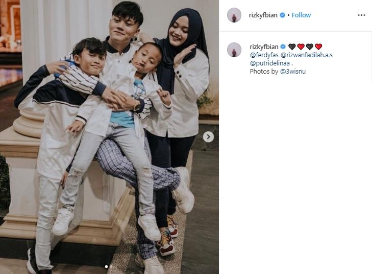 Rizky Febian dan adik-adiknya (Instagram/@rizkyfbian)