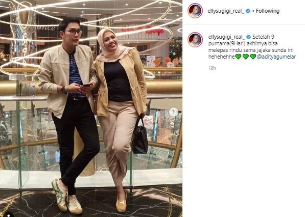Elly Sugigi dan pacarnya, Aditya Gumelar. (Instagram/@ellysugigi_real_)