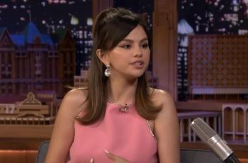 Komentari Kematian George Floyd, Selena Gomez Ajak Tanda Tangan Petisi