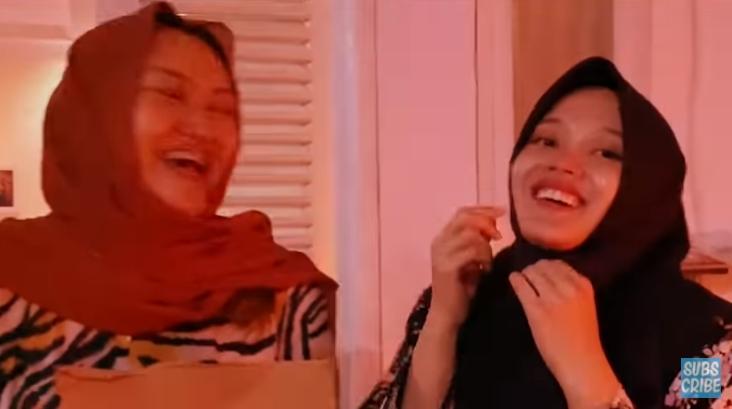 Putri Delina dan mendiang Lina (YouTube/Putri Delina)