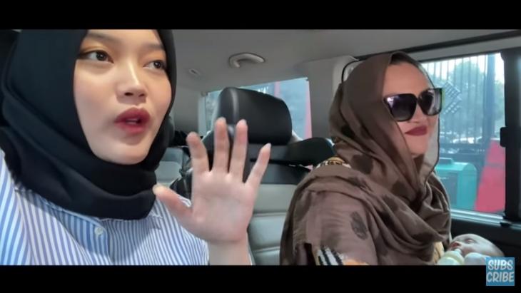 Putri Delina dan mendiang Lina (YouTube/Putri Delina)