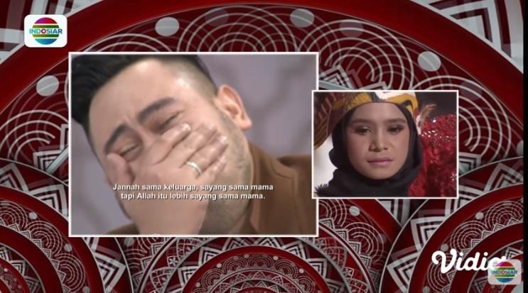 Nassar menangis dengar kabar ibu salah satu kontestan LIDA 2020 meninggal dunia. (YouTube/Indosiar)