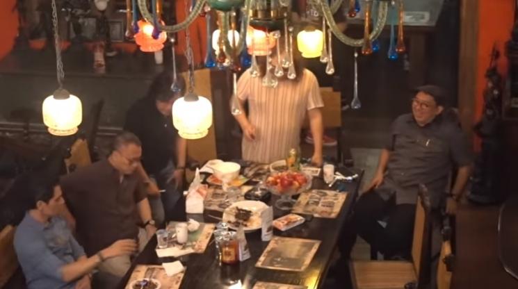 Fadli Zon di reunian Dewa 19. (YouTube/El Rumi)