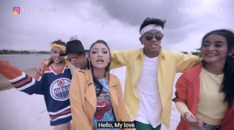 Siti Badriah (YouTube/NAGASWARA official video)