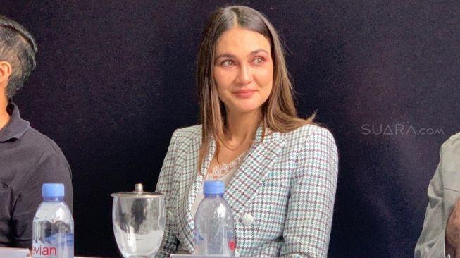 Luna Maya di perkenalan film Suzzanna: Santet Ilmu Pelebur Nyawa (Evi/MataMata.com)