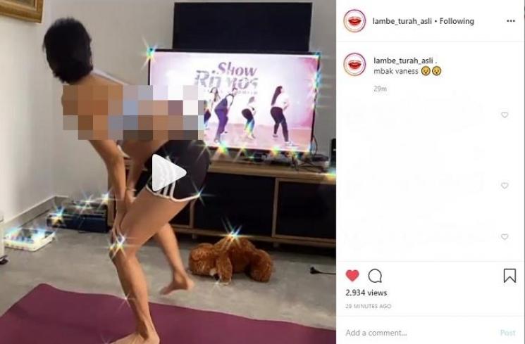 Vanessa Angel sedang berolahraga (Instagram @lambe_turah_asli)