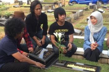 Sejak 2 Tahun Lalu, Yanti Noor Minta Satu Makam dengan Chrisye
