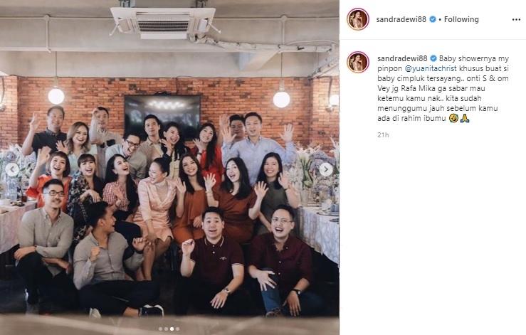 Gaya kocak suami Sandra Dewi, Harvey Moeis. (Instagram/@sandradewi88)