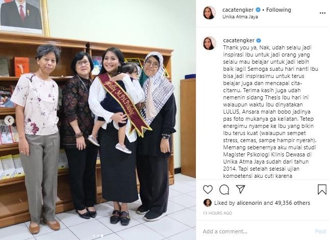 Caca Tengker lulus S2. (Instagram/@cacatengker)