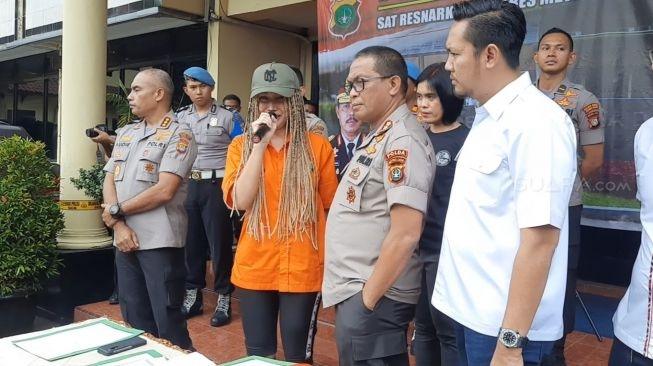 Lucinta Luna di Polres Metro Jakarta Barat [MataMata.com/Ismail]