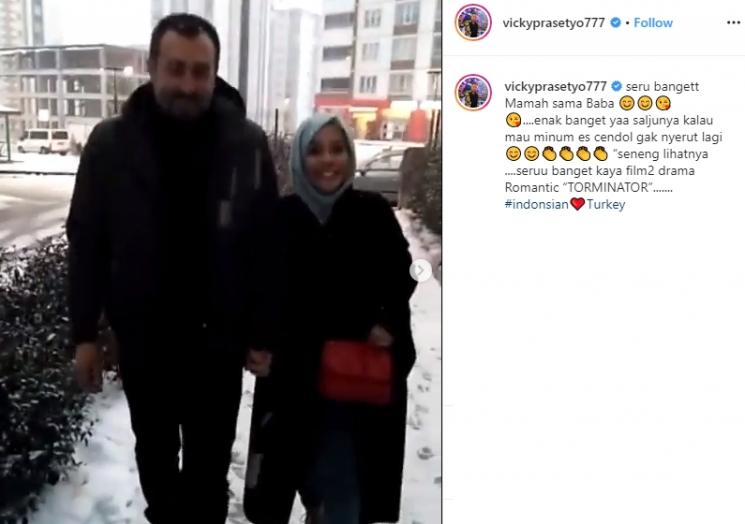 Ibunda Vicky Prasetyo dan calon suami (Instagram/@vickyprasetyo777)