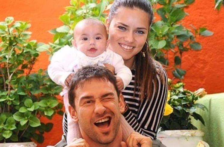 Marko Jaric dan Adriana Lima. (Youtube/SuperCouples)