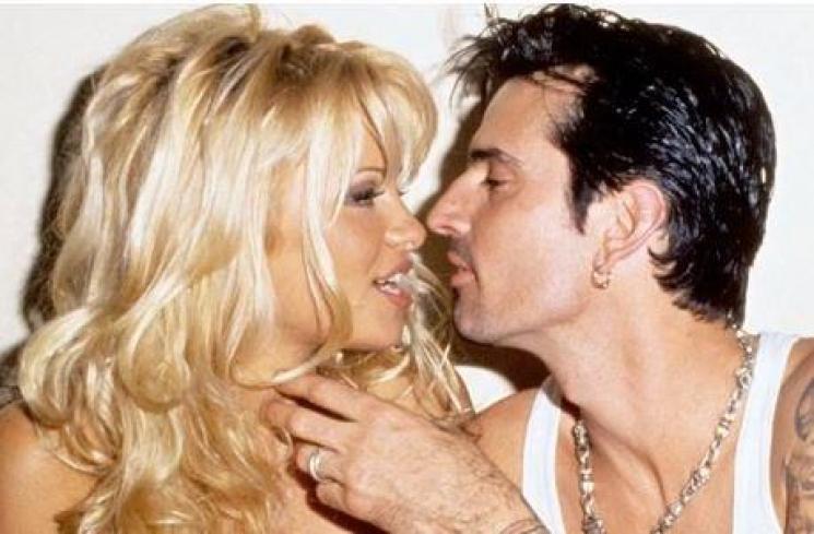 Tommy Lee dan Pamela Anderson. (Youtube/EntertainmentTonight)
