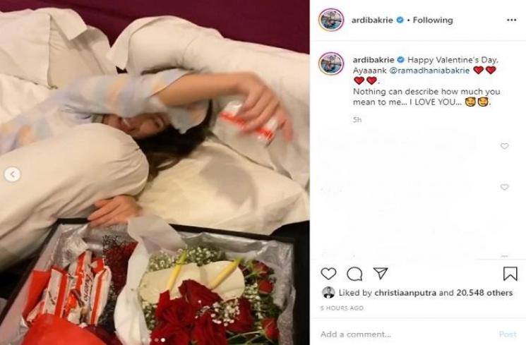 Nia Ramadhani mendapatkan kado valentine dari Ardi Bakrie (Instagram @ardibakrie)