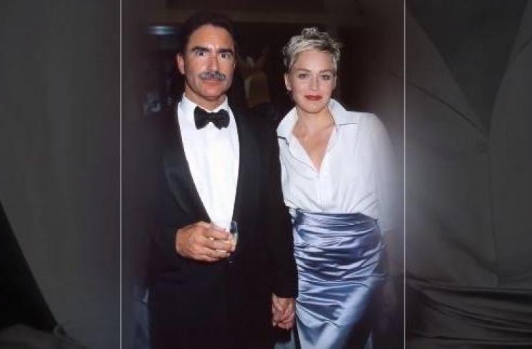 Phil Bronstein dan Sharon Stone. (Youtube/CelebrityNation)