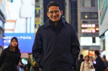 Jalan-jalan di Jepang Pakai Masker, Sandiaga Uno Digombalin Netizen: Mirip Oppa Korea!