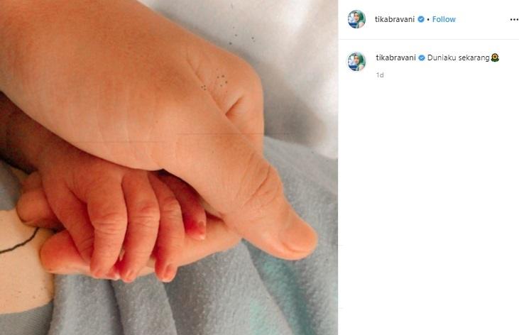 Tika Bravani melahirkan anak pertama. (Instagram/@tikabravani)