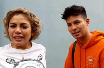 Nikita Mirzani Genit Peluk Duda Dewi Rezer: Cocok!