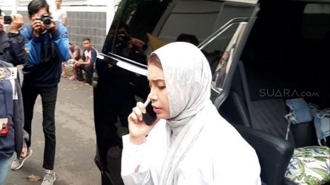 Rossa di rumah duka suami BCL, Ashraf Sinclair [Matamata.com/Yuliani]