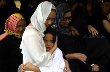 Muka Pucat Mata Sembab, Netizen Sedih Lihat Potret Baru Bunga Citra Lestari Senyum
