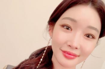 Pasca Dua Staf Kena, Chungha Dinyatakan Positif Covid-19