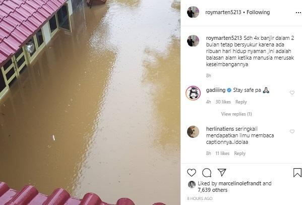 Rumah Roy Marten terendam banjir. [Instagram]