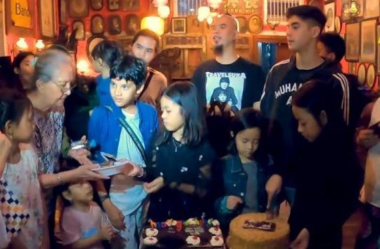 Ulang tahun Safeea Ahmad. (Youtube/VideoLegend)