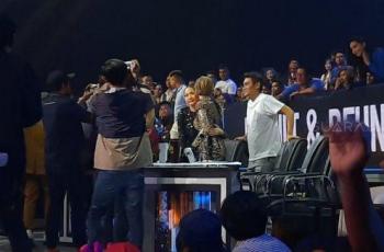 Dipeluk Ari Lasso, BCL Nangis Sesenggukan saat Judika Nyanyi Lagu 'Tak Mungkin Bersama'
