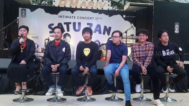 Band D'Masiv saat merayakan ulang tahun ke-17 [MataMata.com/Evi Ariska]