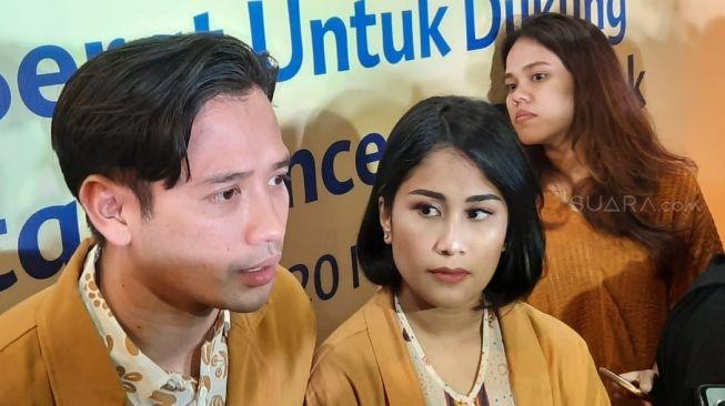 Tarra Budiman dan istrinya, Gya Sadiqah [MataMata.com/Herwanto]