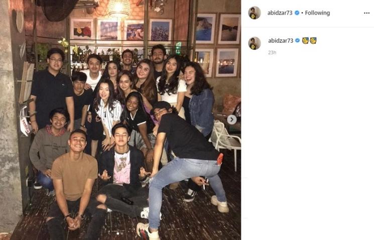 Abidzar Al Ghifari bersama teman-temannya. (Instagram/@abidzar73)