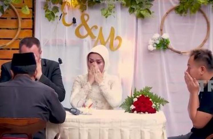 Emma Fauziah dan Mustafa. (Youtube/Trans7Official)