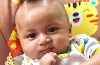 Lihat Mie Ayam Ceker, Ekspresi Kepingin Baby Kiano Gemesin Parah!