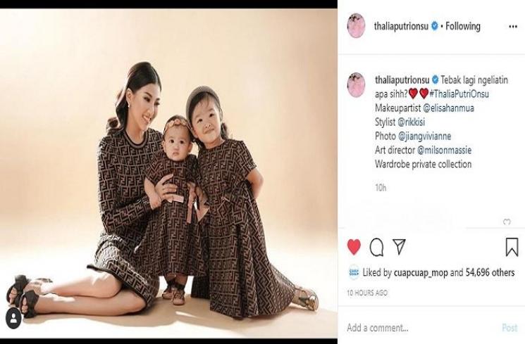 Pemotretan Sarwendah dan Kedua Putrinya (Instagram @thaliaputrionsu)