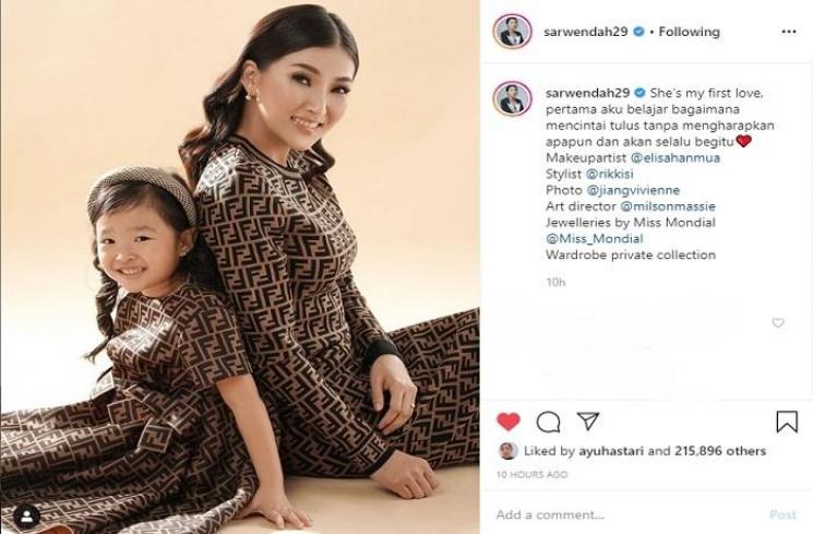 Pemotretan Sarwendah dan Kedua Putrinya (Instagram @sarwendah29)