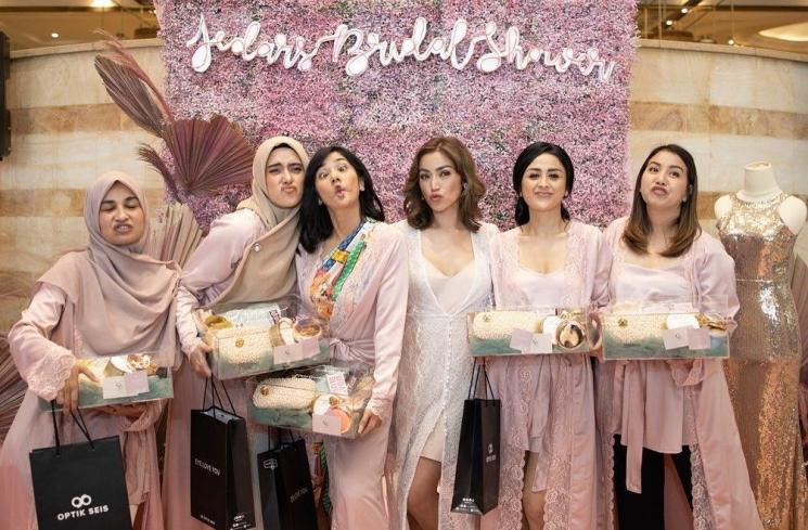 Jessica Iskandar di acara bridal shower. [Instagram]