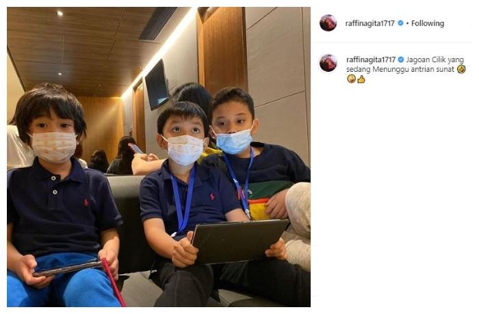 Rafathar sunatan. (Instagram/@raffinagita1717)
