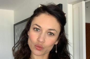 Selebriti ke-3 Positif Corona, Intip 5 Pesona Cantik Olga Kurylenko