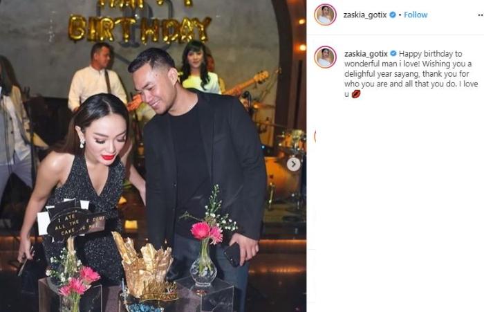 Zaskia Gotik dan Sirajuddin Mahmud. (Instagram/@zaskia_gotix)