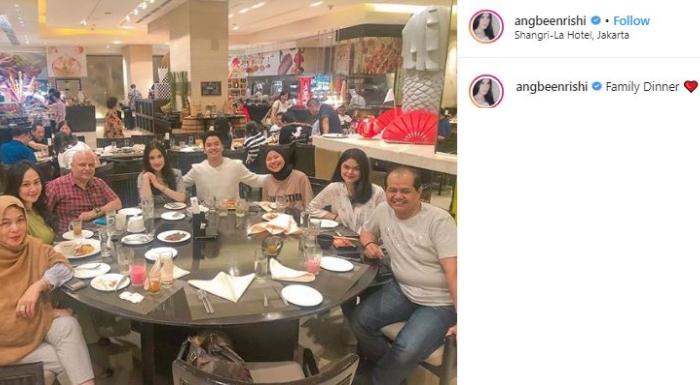 Angbeen Rishi dan ayah. (Instagram/@angbeenrishi)