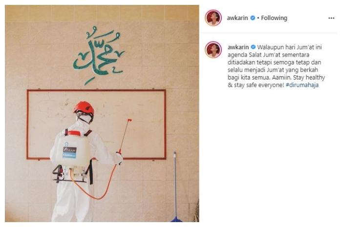 Awkarin jadi relawan. (Instagram/@awkarin)