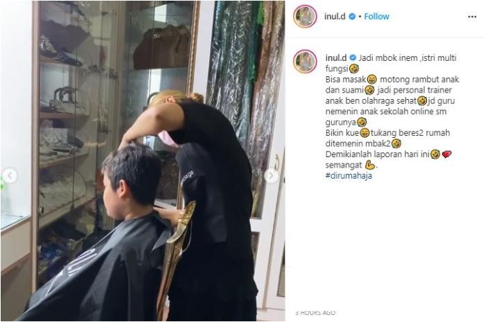 Inul Daratista jadi kapster dadakan. (Instagram/@Inul.d)